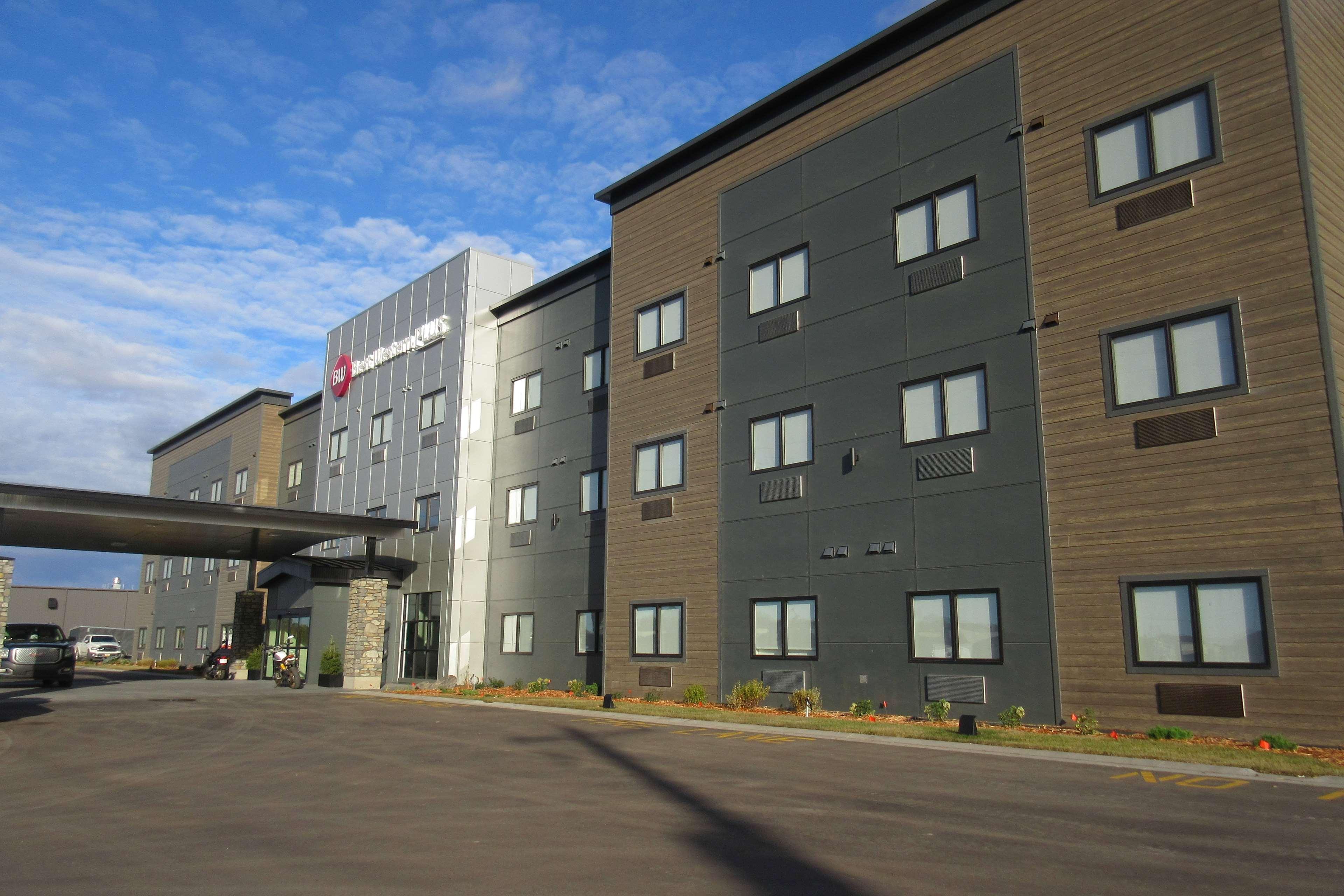 Best Western Plus Winkler Hotel Exterior photo